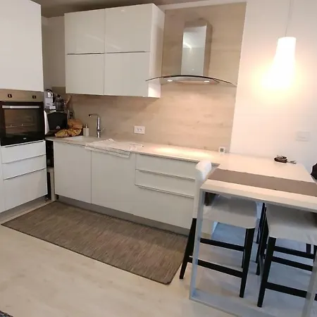 Teatri Lago Apartment *